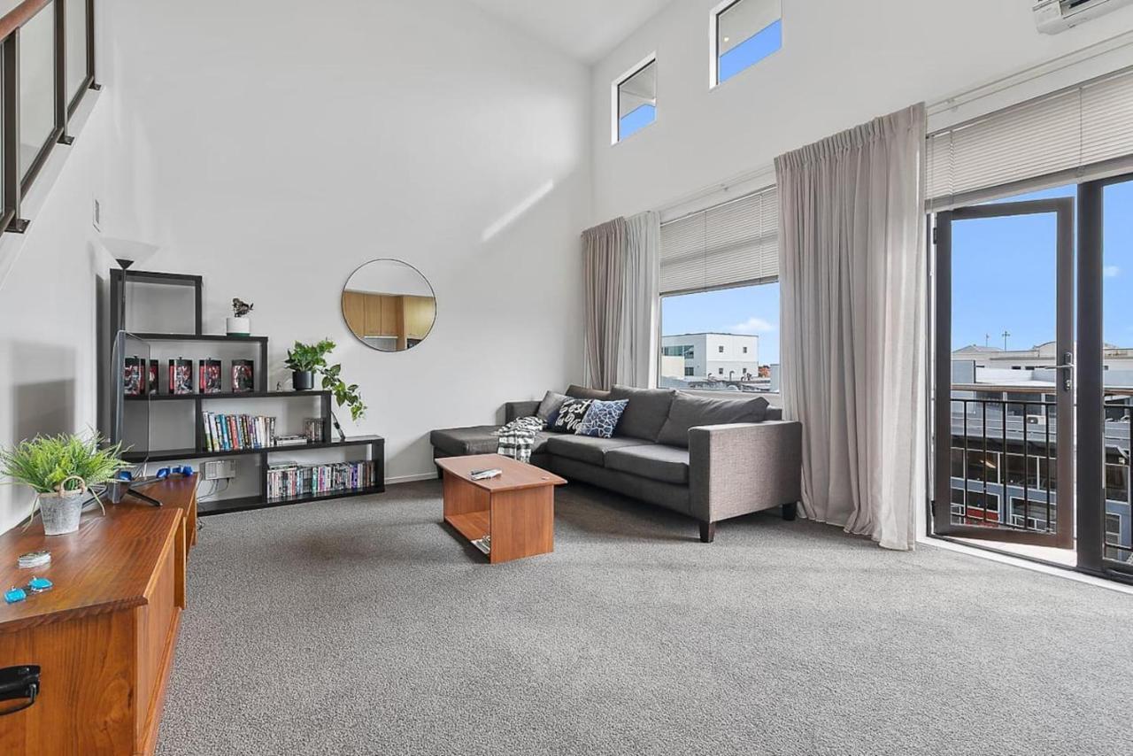 Roomy High-Ceiling Loft Apartment - Free Parking! Auckland Dış mekan fotoğraf