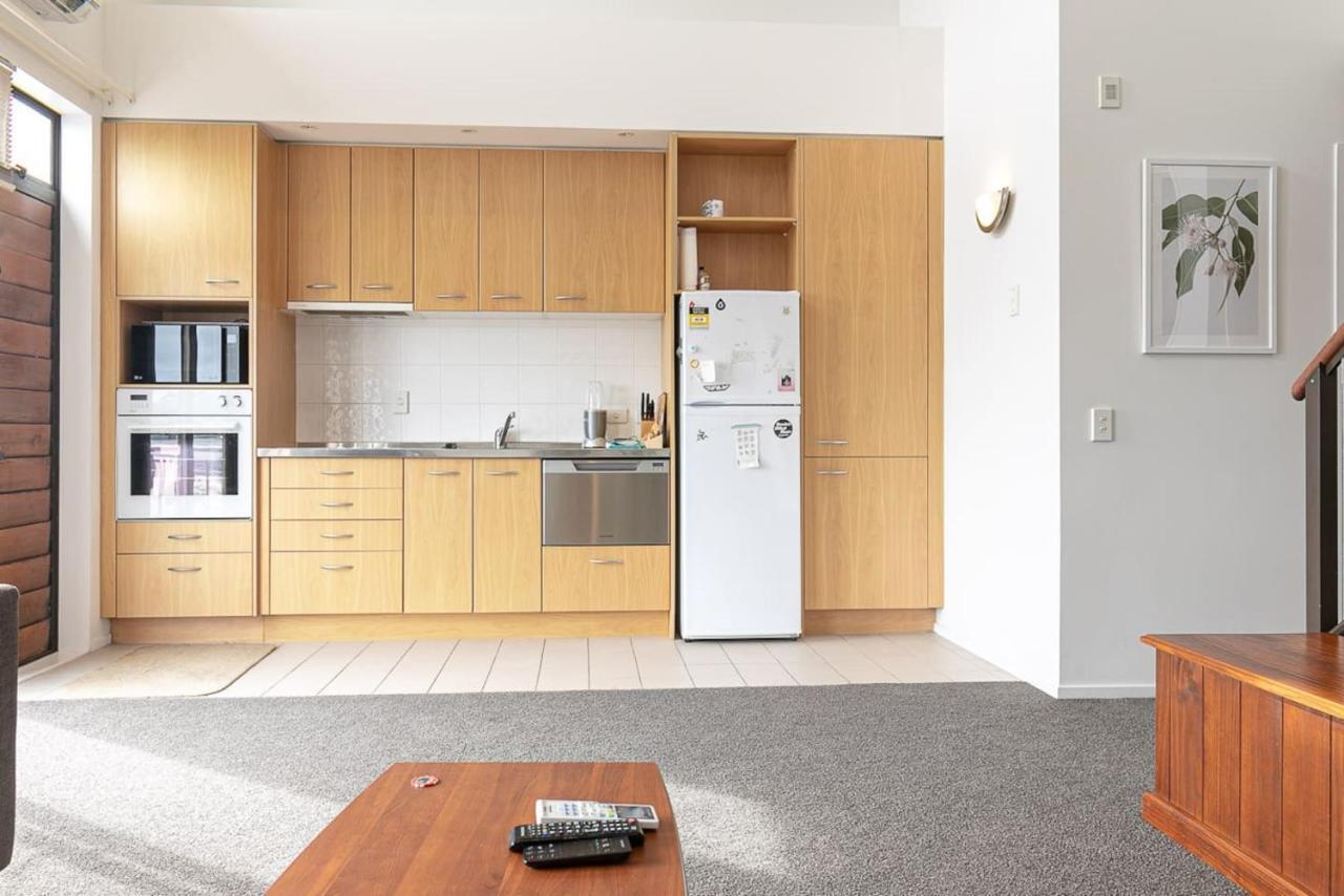 Roomy High-Ceiling Loft Apartment - Free Parking! Auckland Dış mekan fotoğraf